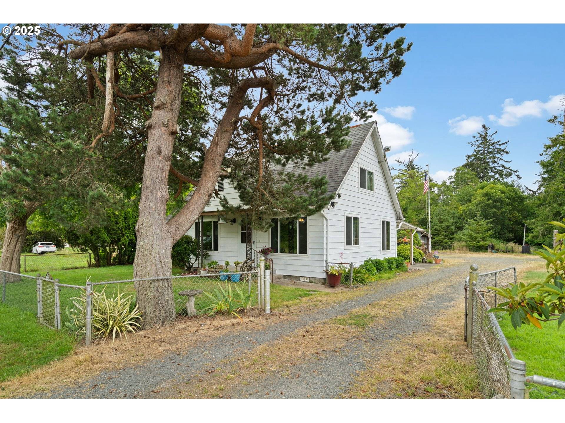 Hammond, OR 97121,472 7TH AVE
