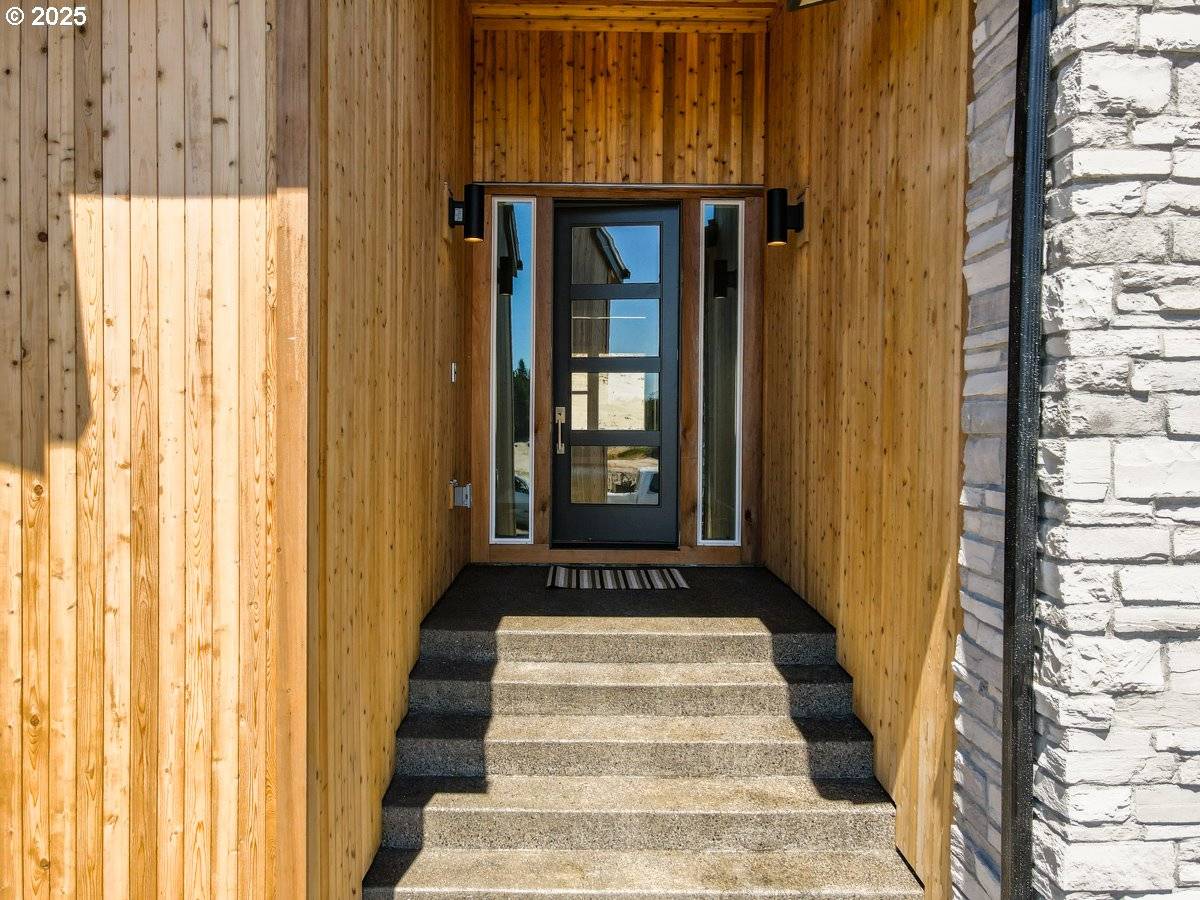 Manzanita, OR 97130,413 Meadows drive