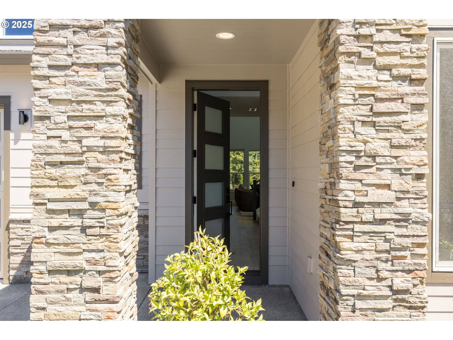 Hillsboro, OR 97124,1079 NW ALMA CT