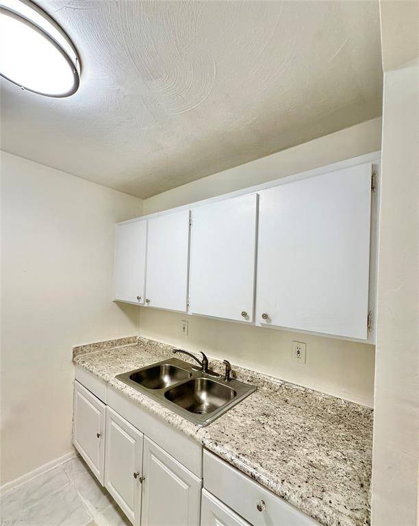 Oakland Park, FL 33334,630 NE 46th Ct #3