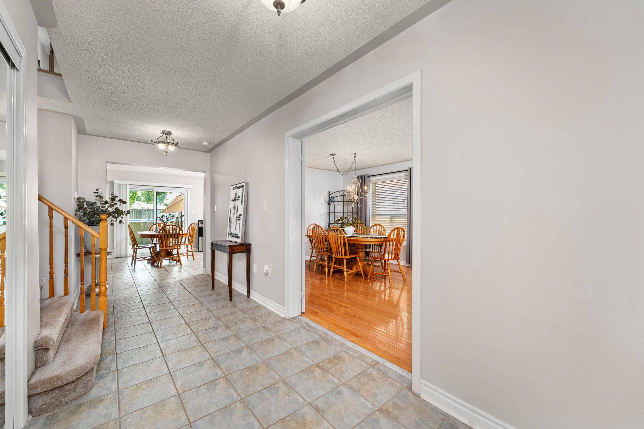 Bradford West Gwillimbury, ON L3Z 2Y8,214 Melbourne DR