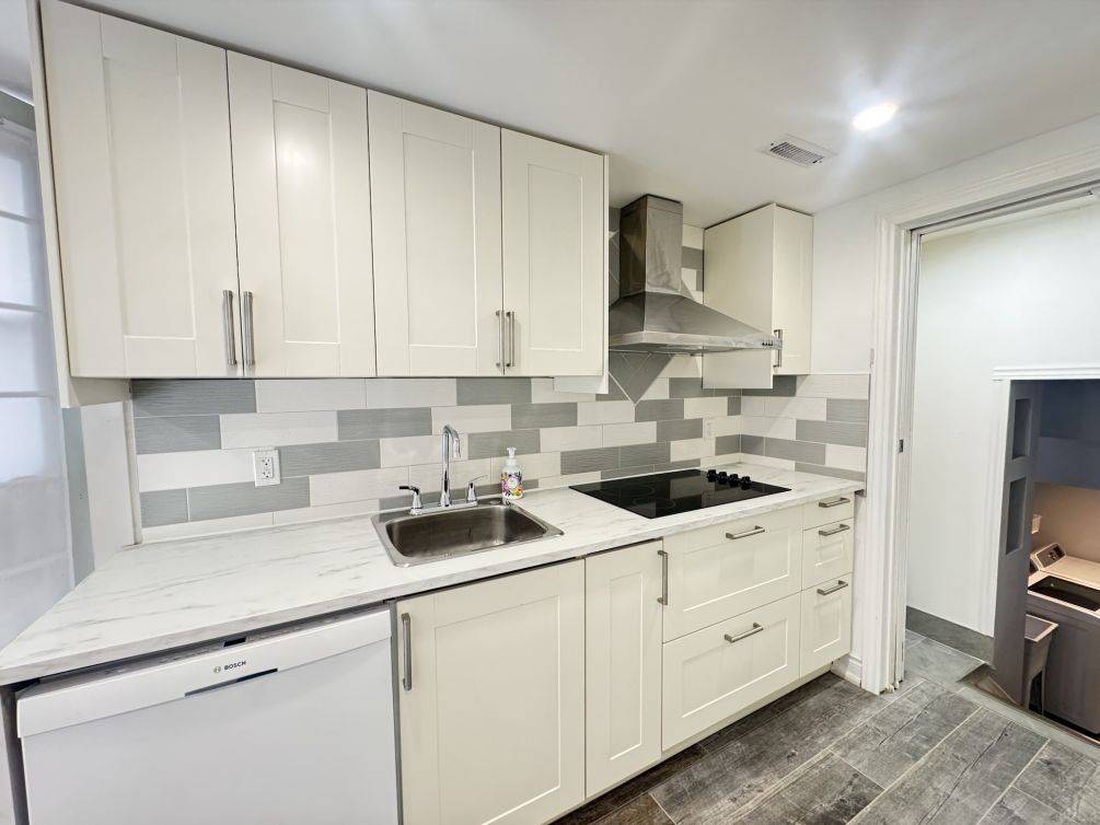 Vaughan, ON L4L 1C3,177 Aberdeen AVE #LOWER