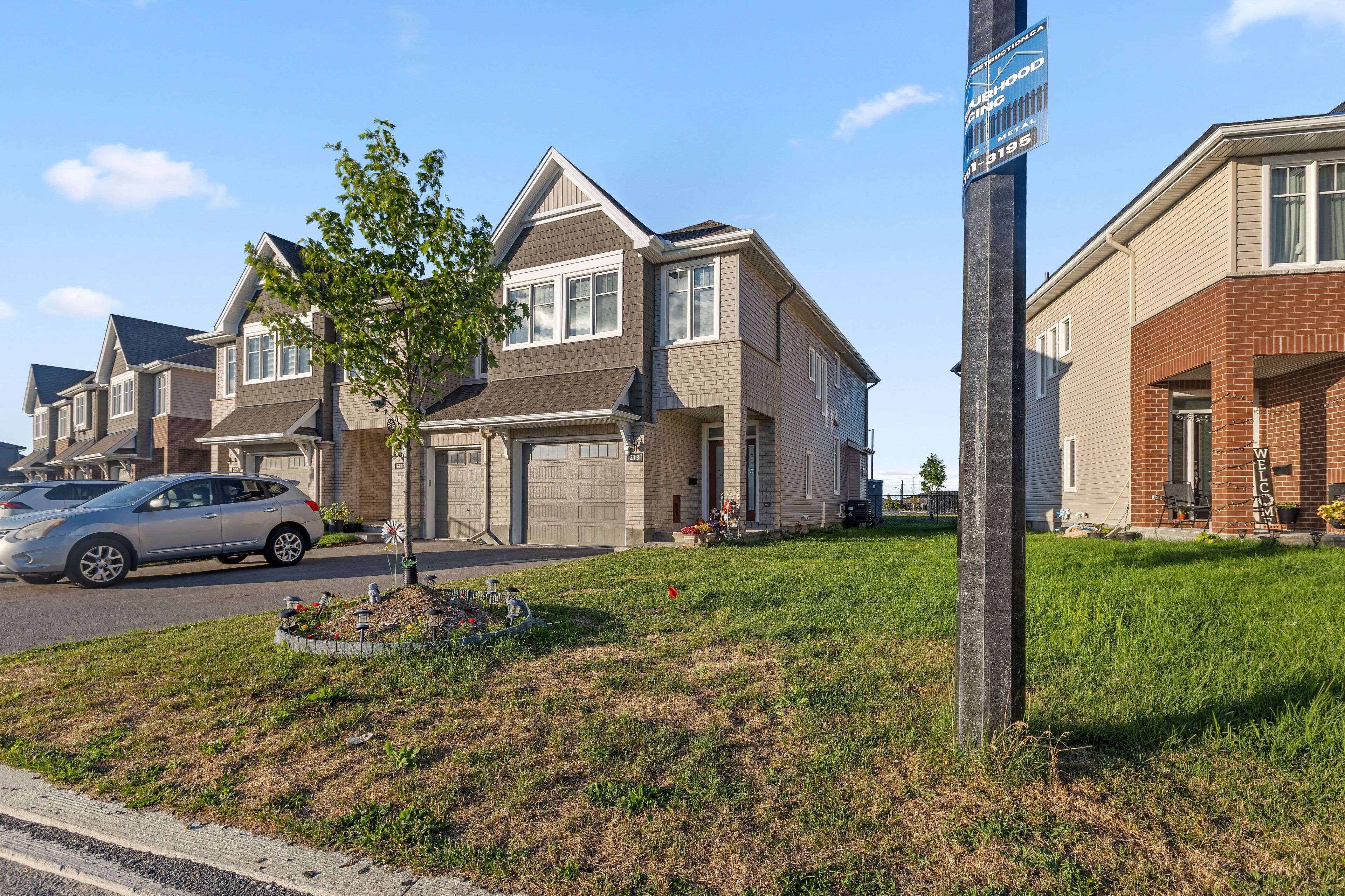 Stittsville - Munster - Richmond, ON K2S 2P8,213 Finsbury AVE