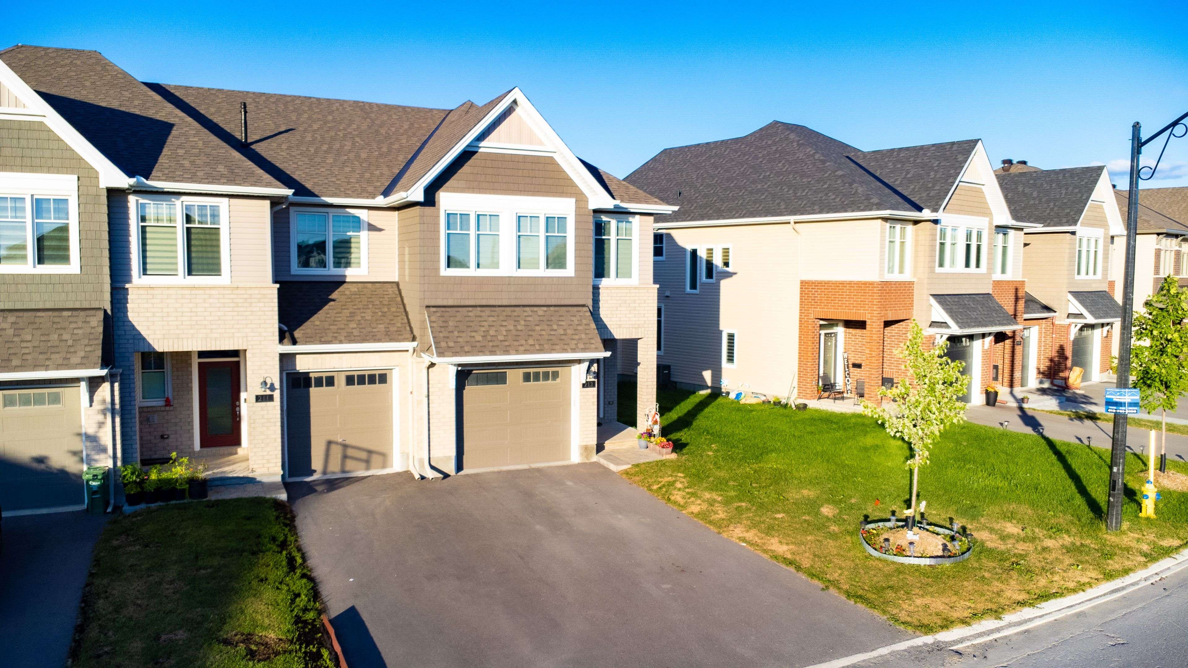 Stittsville - Munster - Richmond, ON K2S 2P8,213 Finsbury AVE