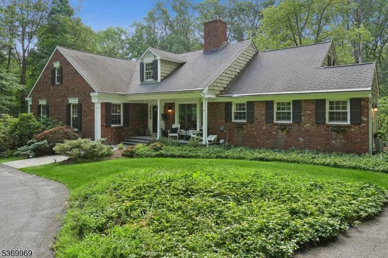 Mendham Twp., NJ 07945,2 Stone House Rd