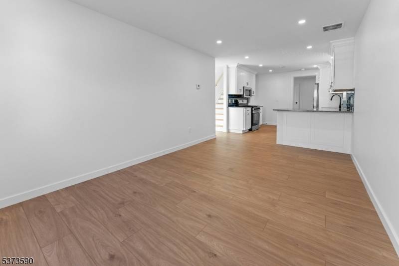 Raritan Boro, NJ 08869,65 Anderson St #2