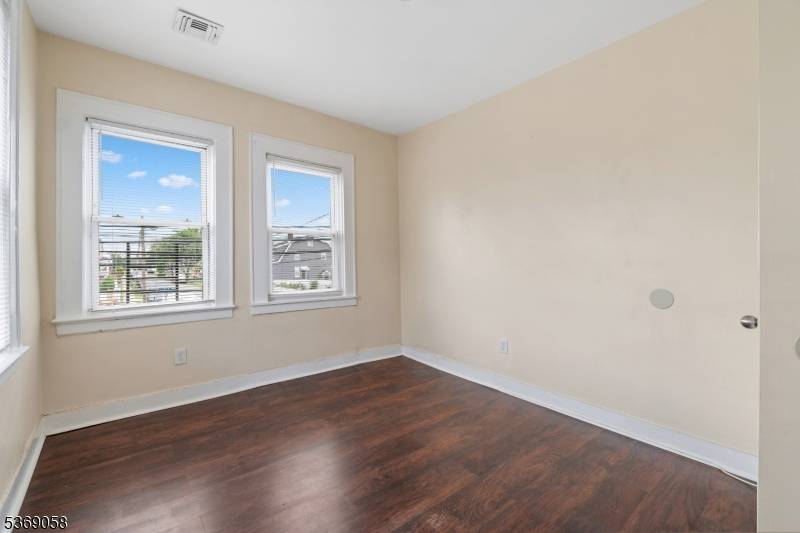 Irvington Twp., NJ 07111,355 Nesbit Ter