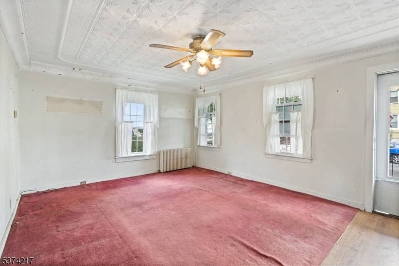 Raritan Boro, NJ 08869,10 Loomis St