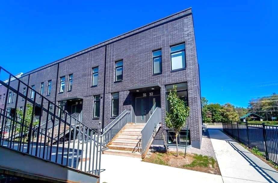 Oshawa, ON L1G 0C3,1720 Simcoe ST N #32