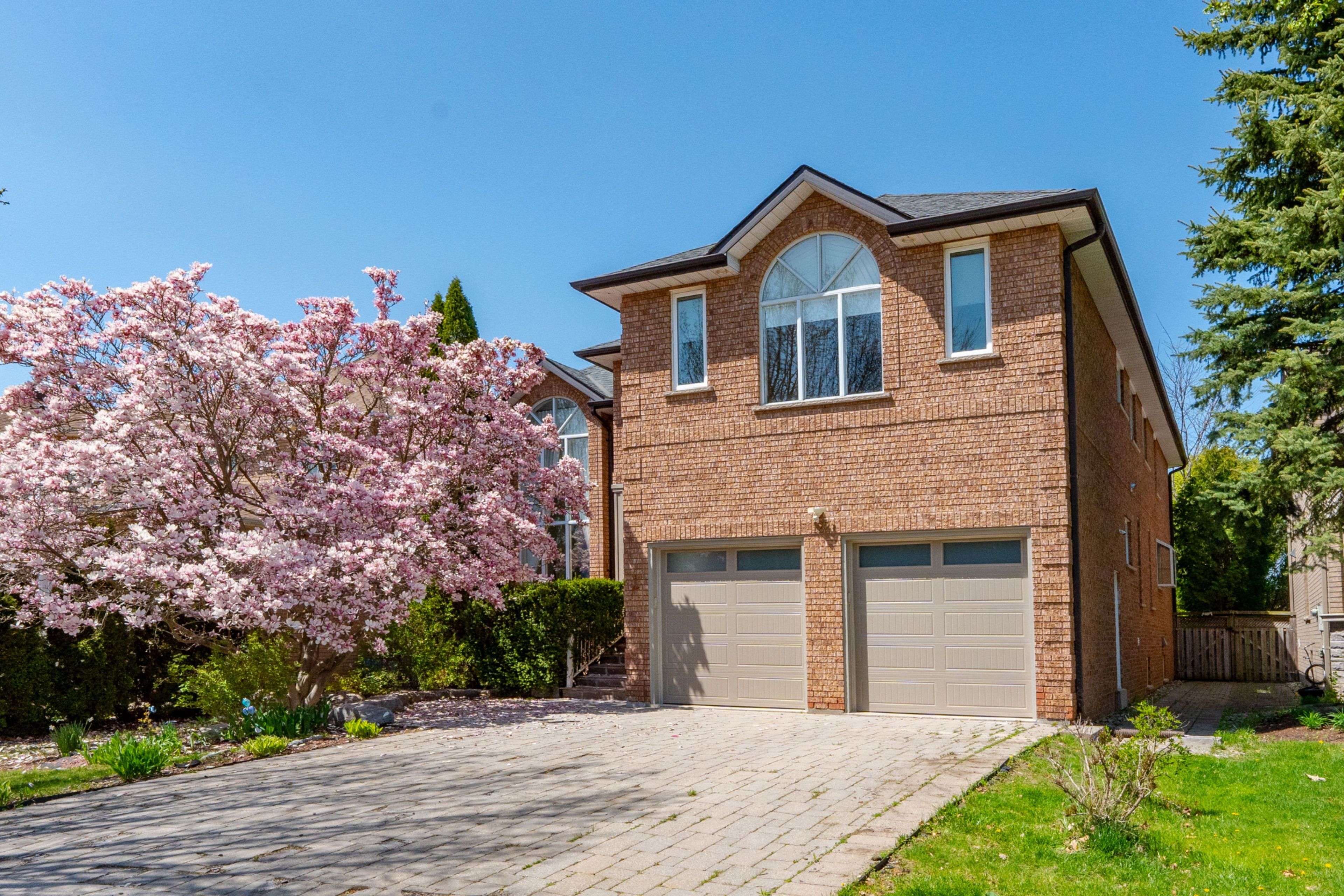 Richmond Hill, ON L4C 9Y3,122 Arten AVE