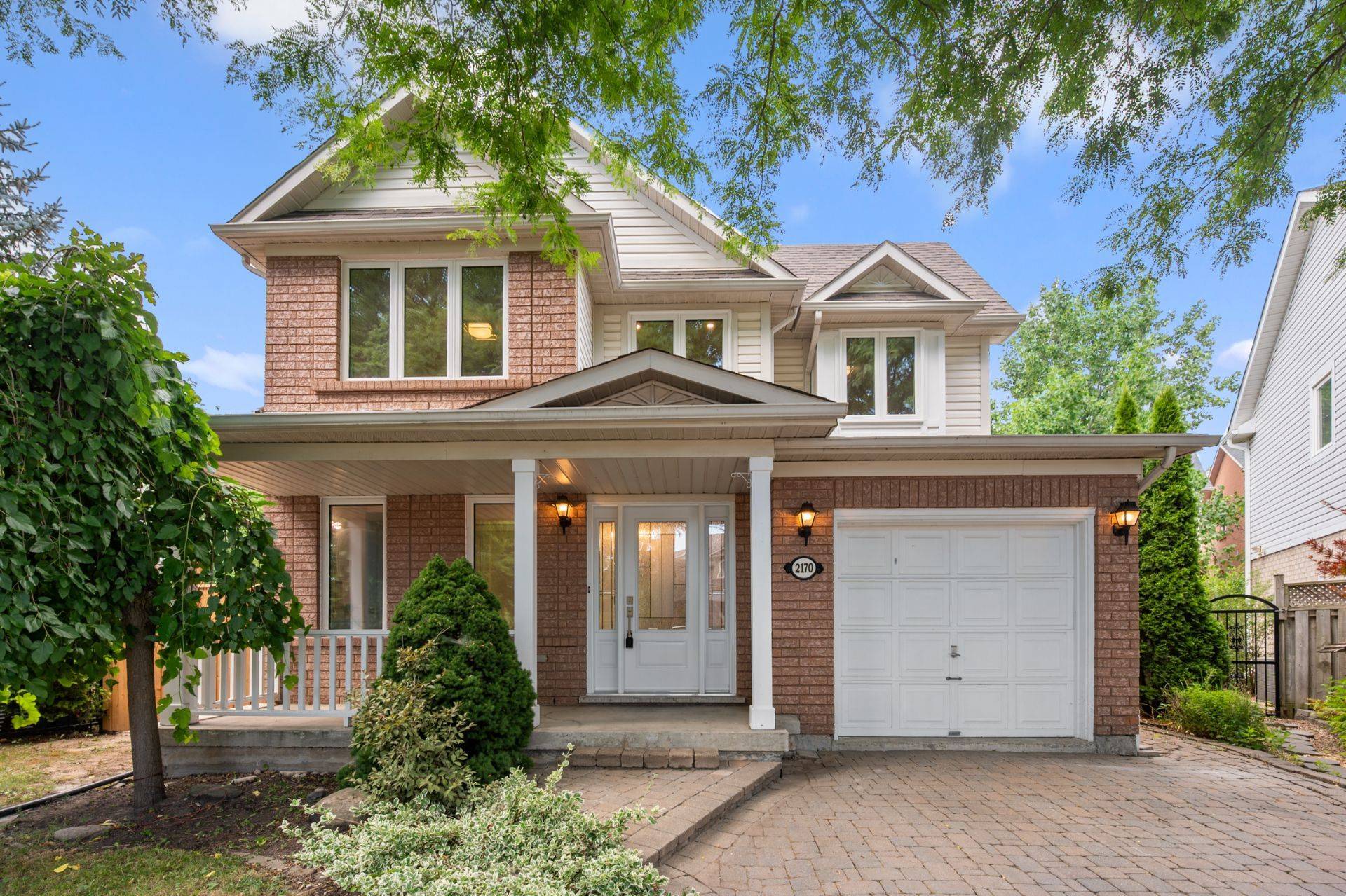 Burlington, ON L7L 6G8,2170 Birchleaf LN