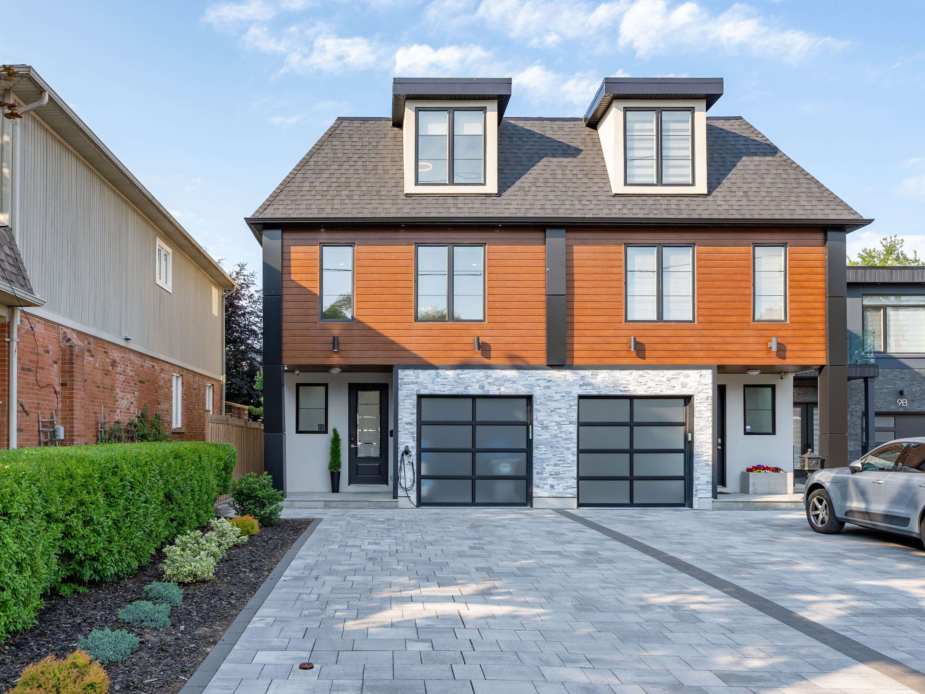 Mississauga, ON L5H 2R9,11B Maple AVE N
