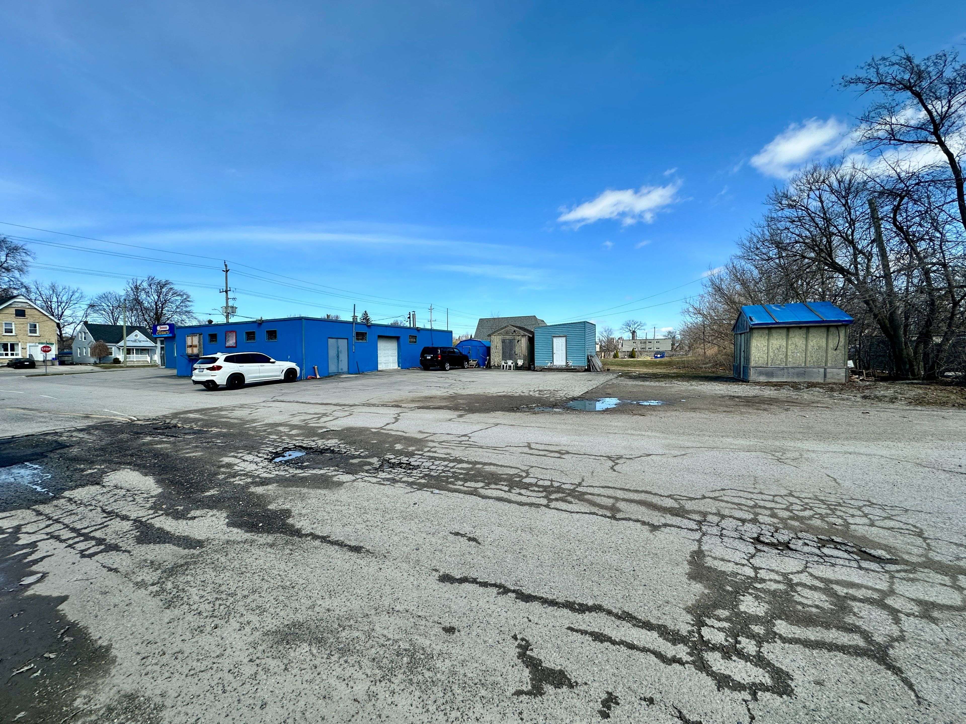 London South, ON N6J 1G5,326 Springbank DR