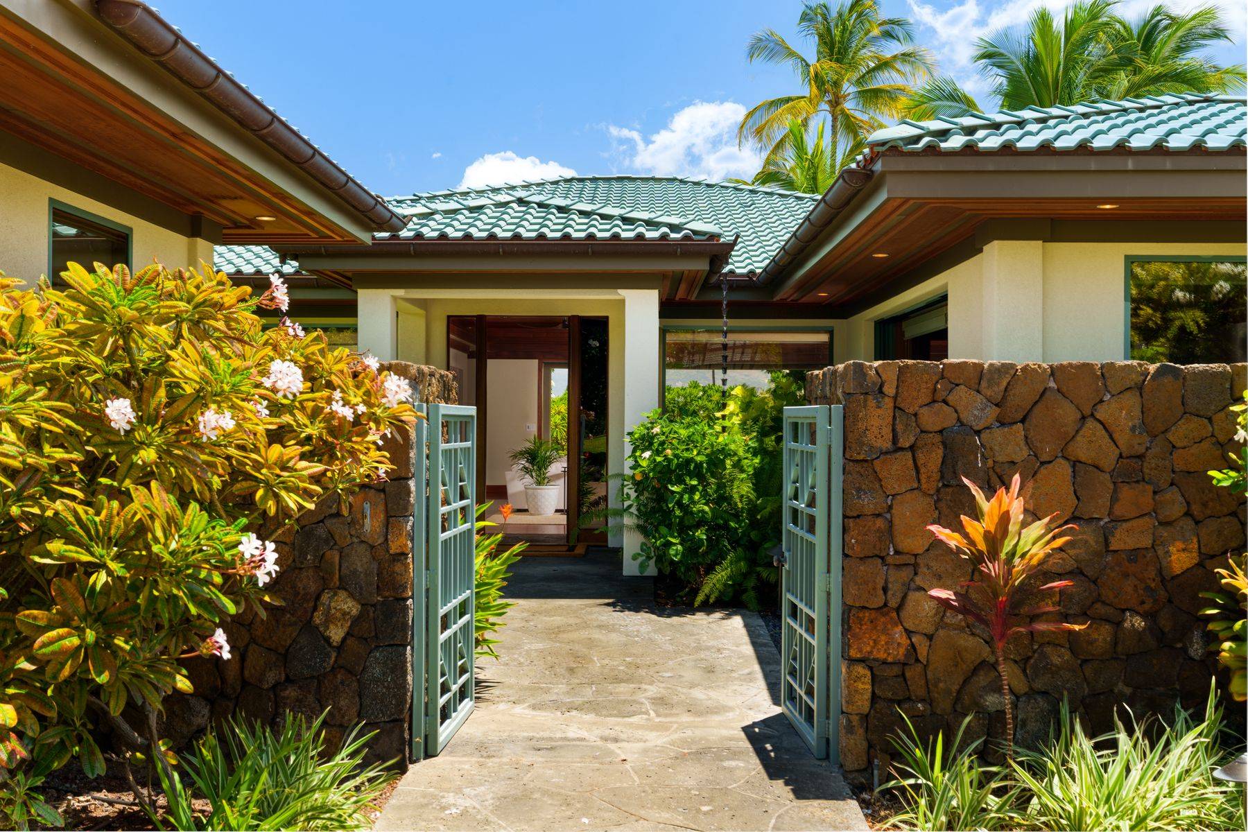 68-105 PUKAUA PL, Kamuela, HI 96743