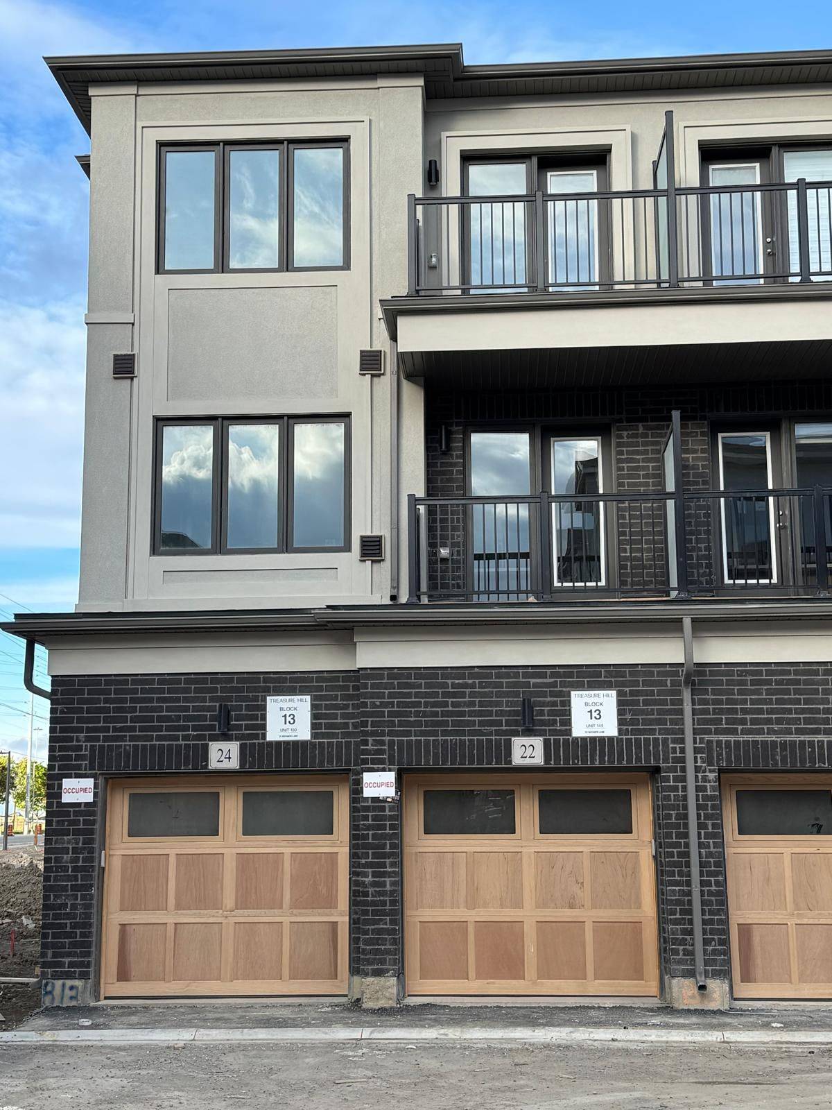 Richmond Hill, ON L4B 0H8,22 Matawin LN