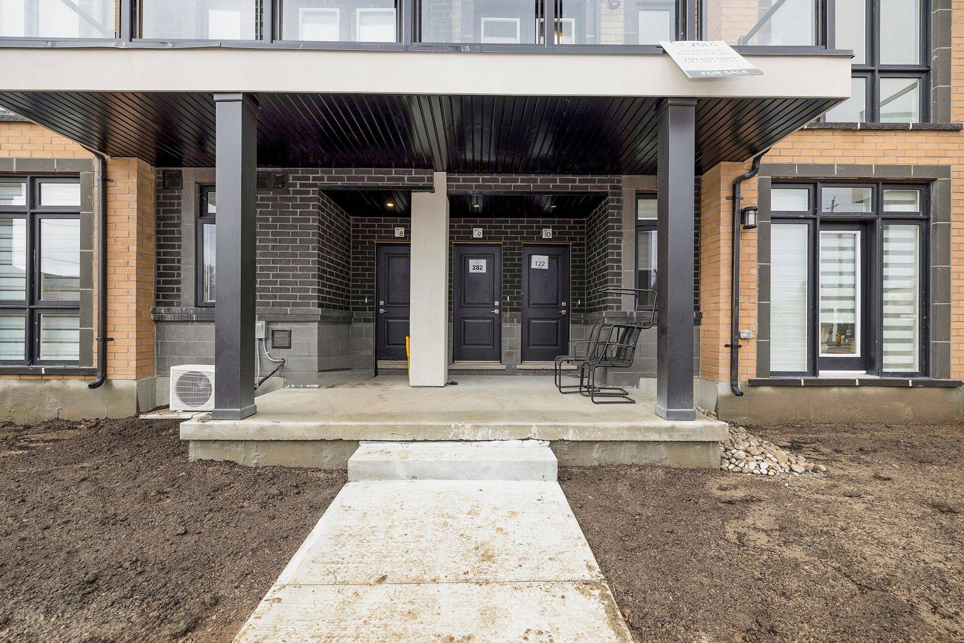 Richmond Hill, ON L4E 1J4,12860 Yonge ST #9