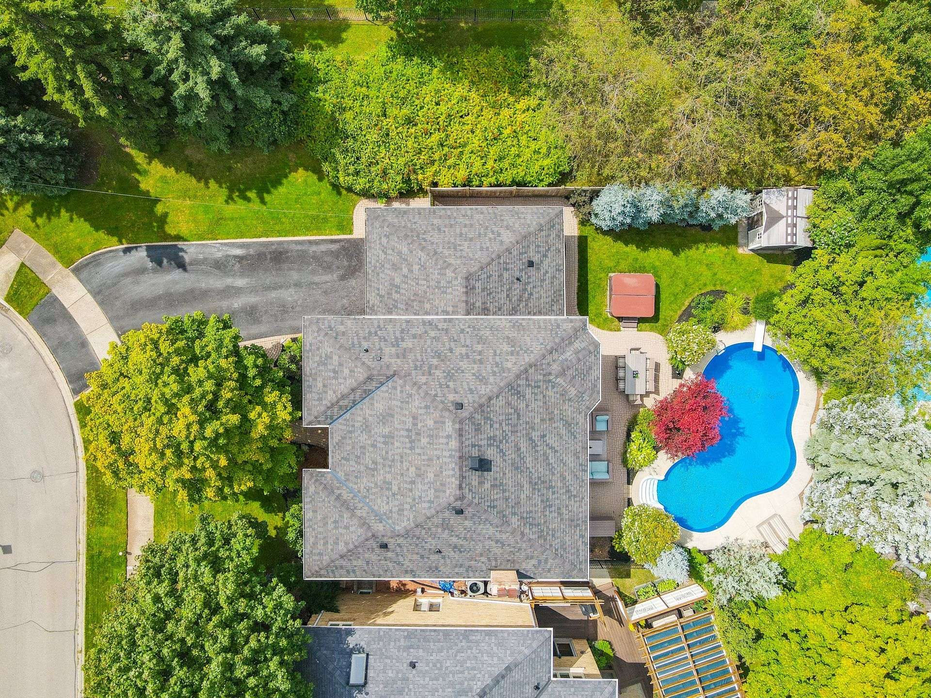 Oakville, ON L6M 2P1,1050 Masters Green DR