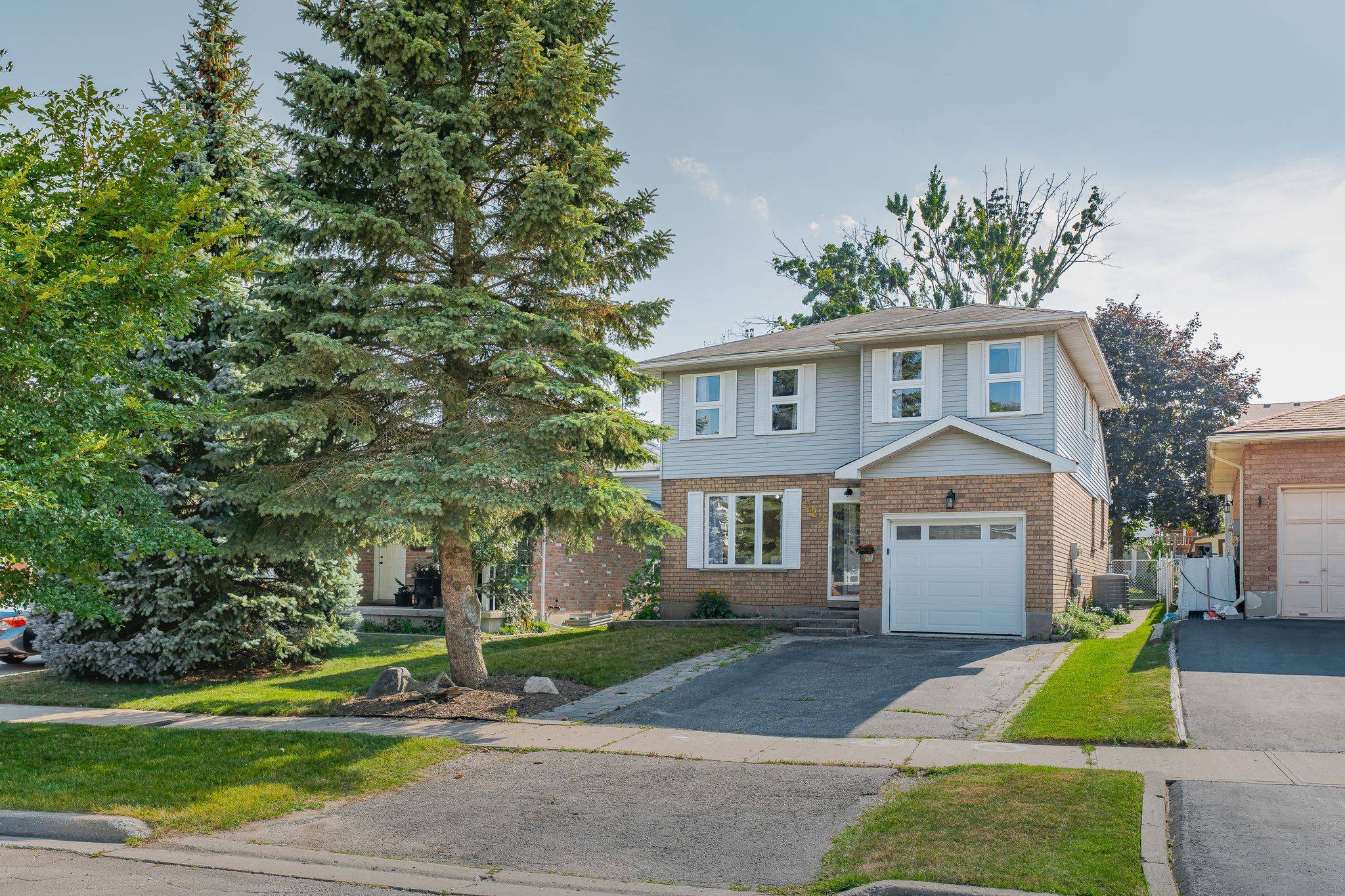 Kitchener, ON N2N 3A3,323 Newbury DR