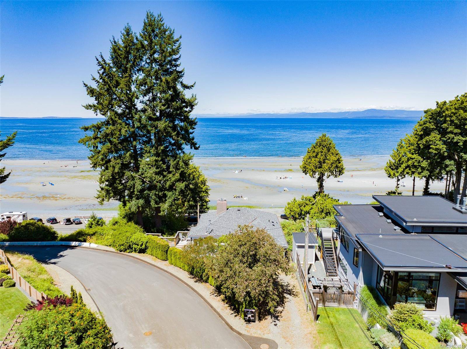 Qualicum Beach, BC V9K 1J9,484 Bay St