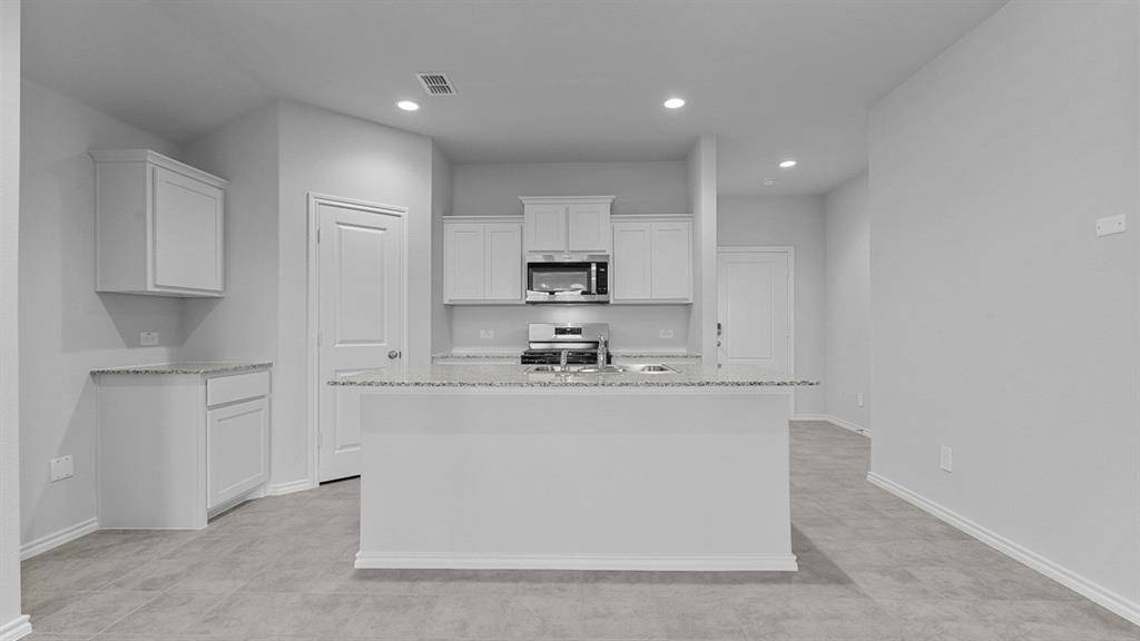 Azle, TX 76020,429 LUBBOCK Drive