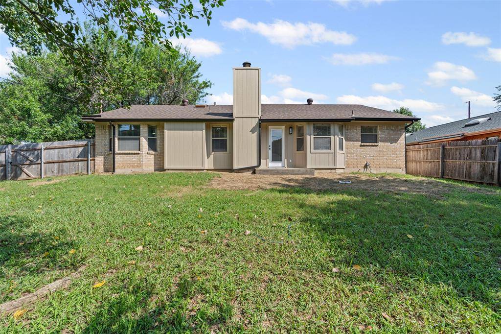 Burleson, TX 76028,900 Hollow Creek Road