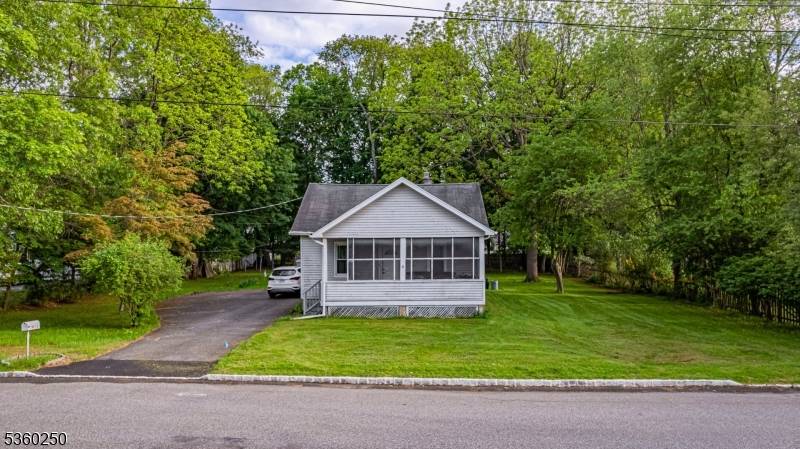 Mine Hill Twp., NJ 07803,52 S 2Nd Ave