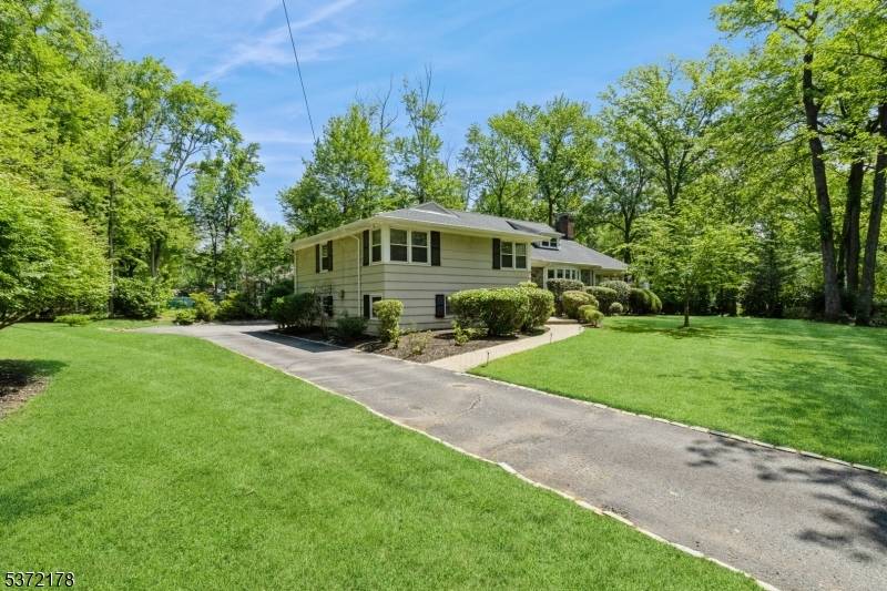 Scotch Plains Twp., NJ 07076,1988 Dogwood Dr