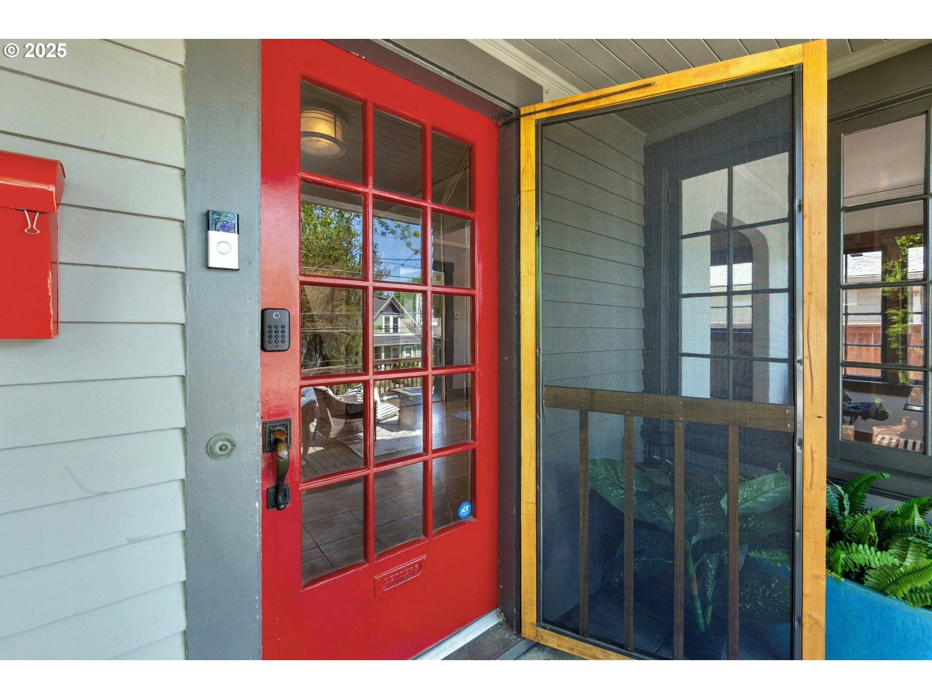 Portland, OR 97214,2736 SE STARK ST