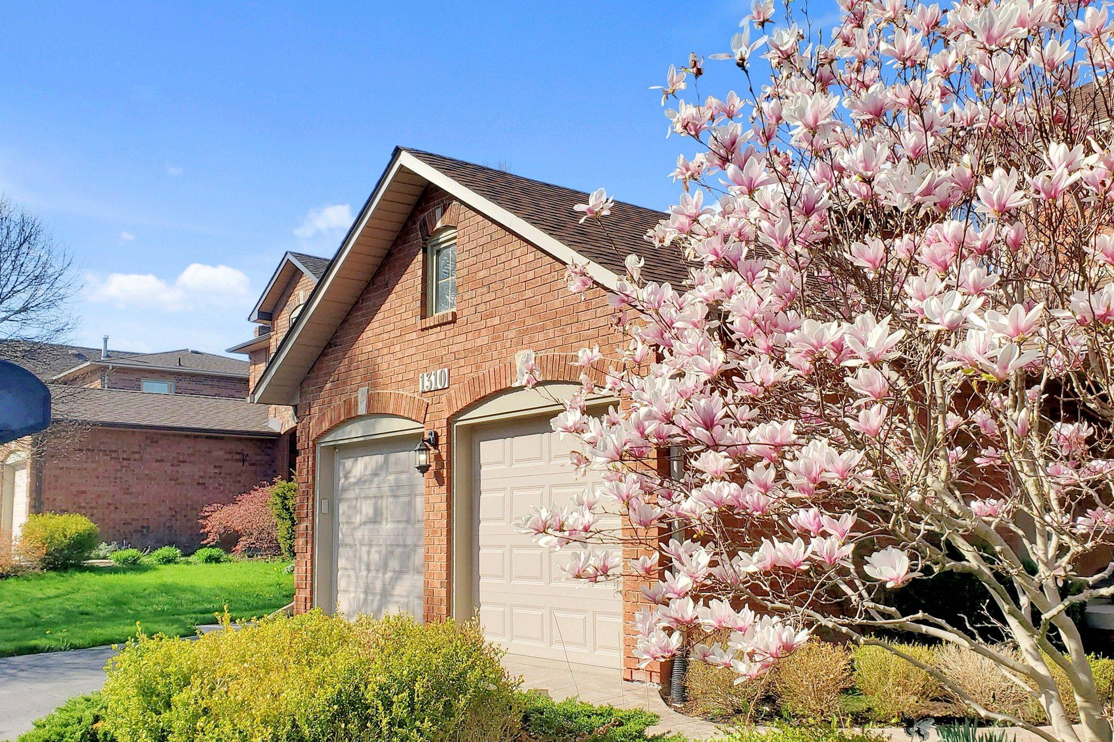 Oakville, ON L6H 4L8,1310 Golden Meadow TRL