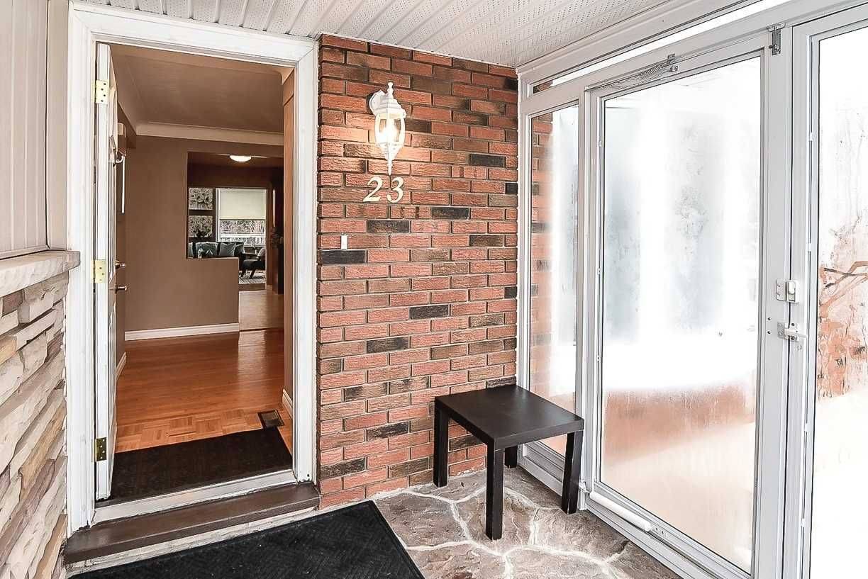 Grimsby, ON L3M 3S7,23 Woodsview AVE
