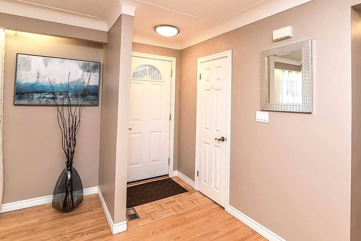 Grimsby, ON L3M 3S7,23 Woodsview AVE
