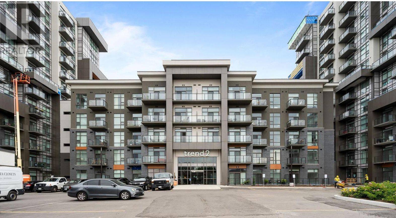 Hamilton, ON L8B 2A5,460 Dundas ST #907