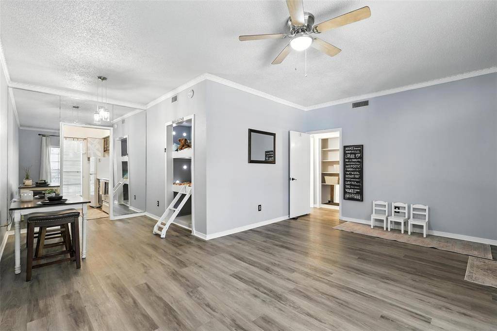 Fort Worth, TX 76109,4438 Harlanwood Drive #212