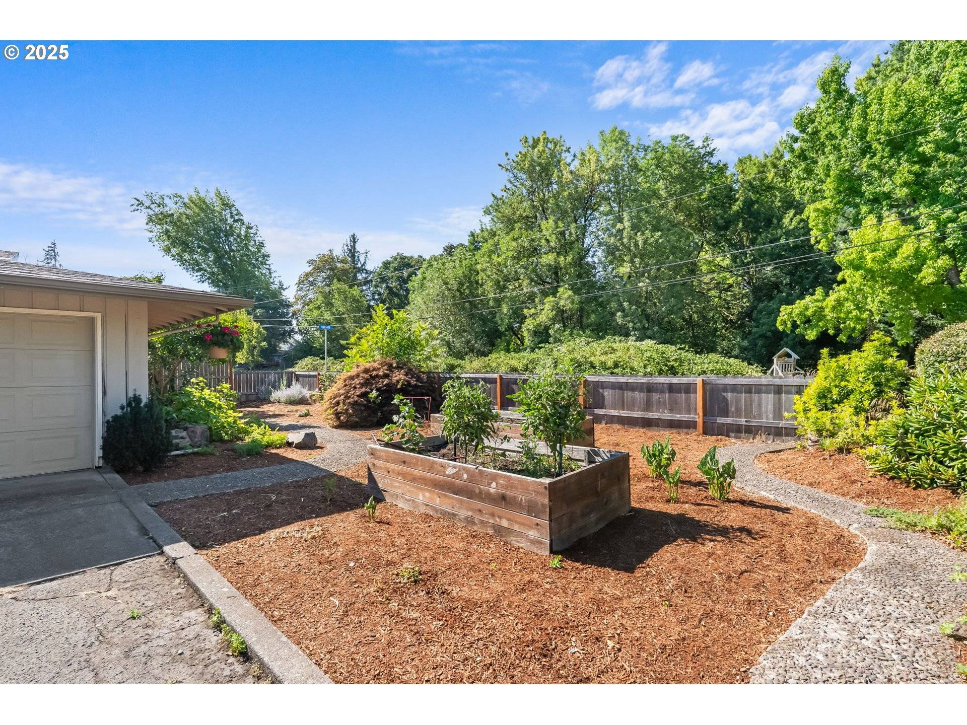 Eugene, OR 97404,480 BUSHNELL LN