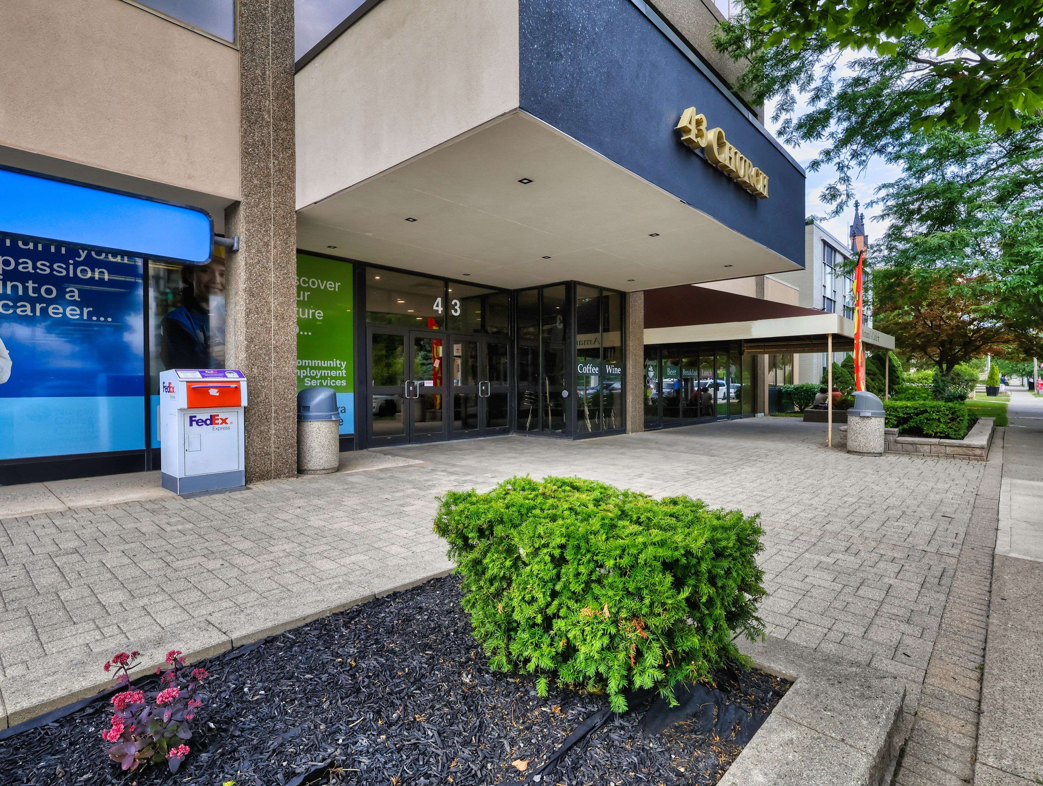St. Catharines, ON L2R 7E1,43 Church ST #504
