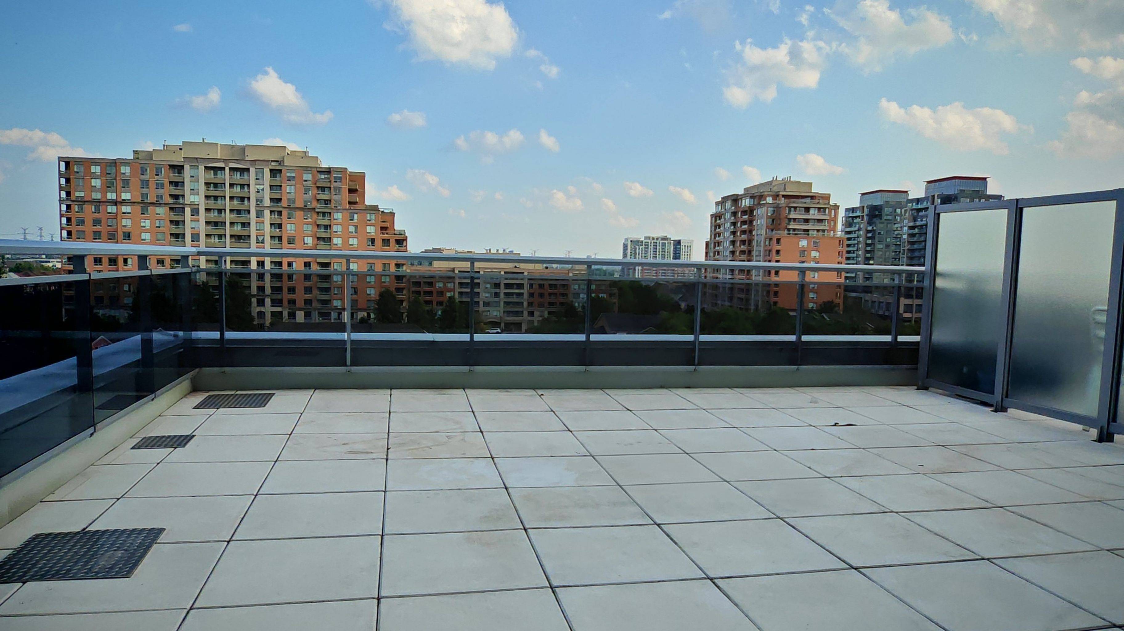 Richmond Hill, ON L4C 1H7,9199 Yonge ST #715