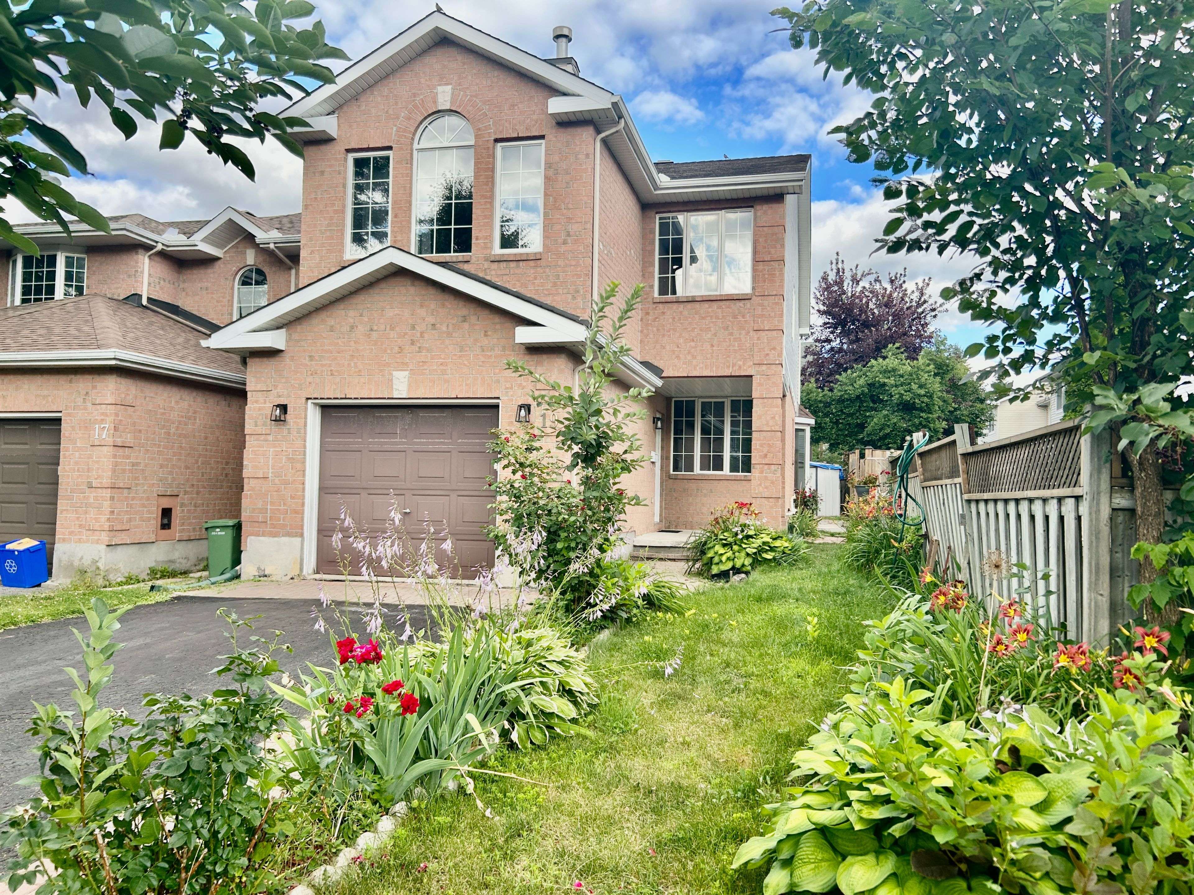 Kanata, ON K2L 4E9,19 Cohen AVE
