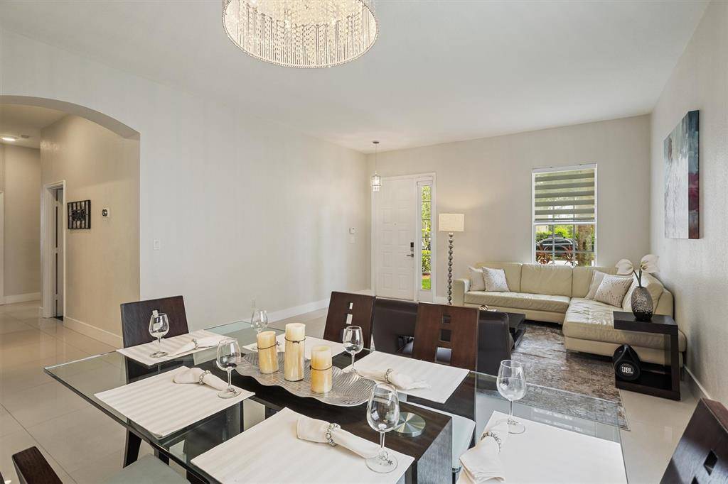 Weston, FL 33332,19397 Stonebrook St
