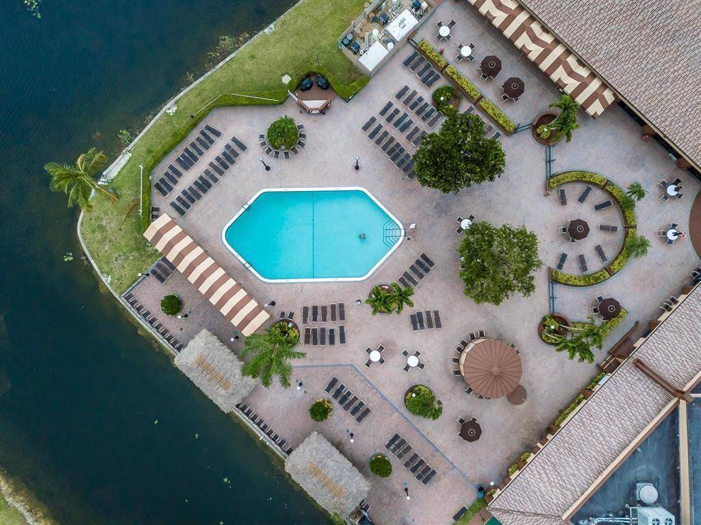 Sunrise, FL 33322,9480 Sunrise Lakes Blvd #111
