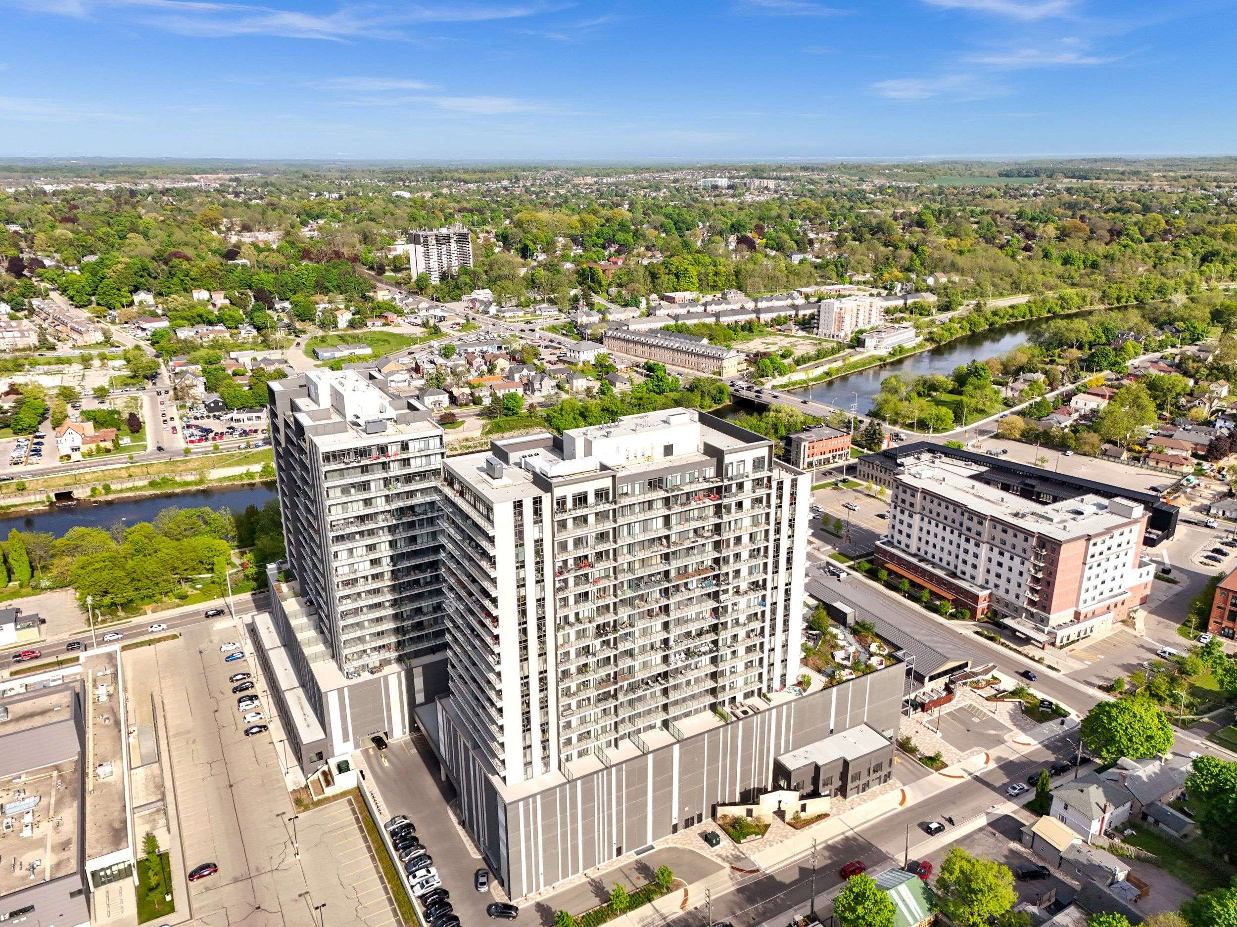 Cambridge, ON N1S 0C3,15 Glebe ST #1903