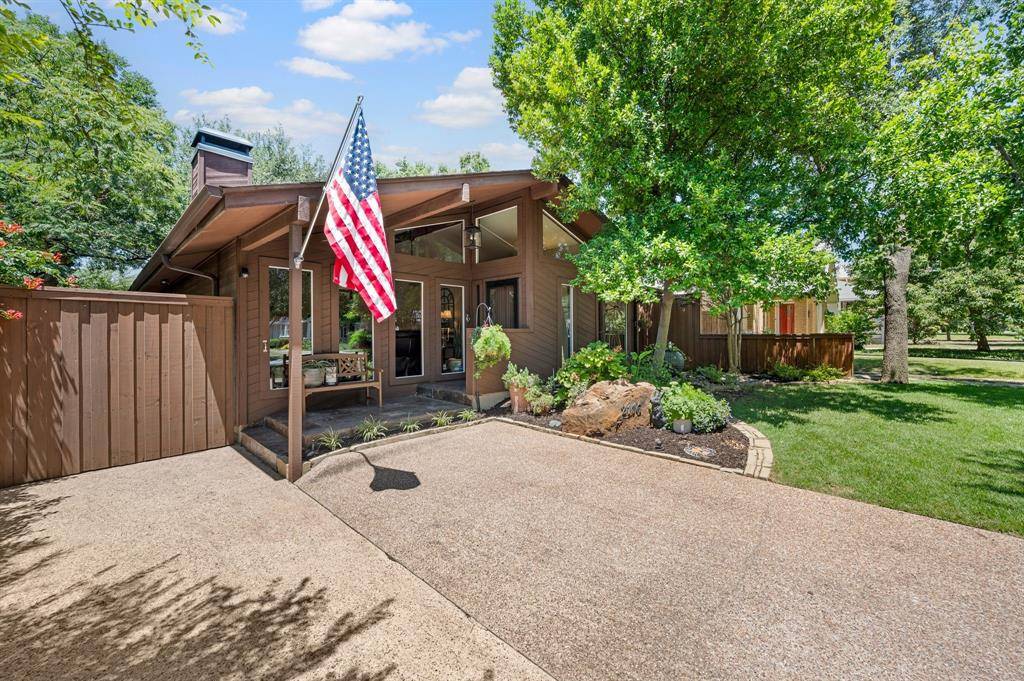 Fort Worth, TX 76107,2116 Hillcrest Street