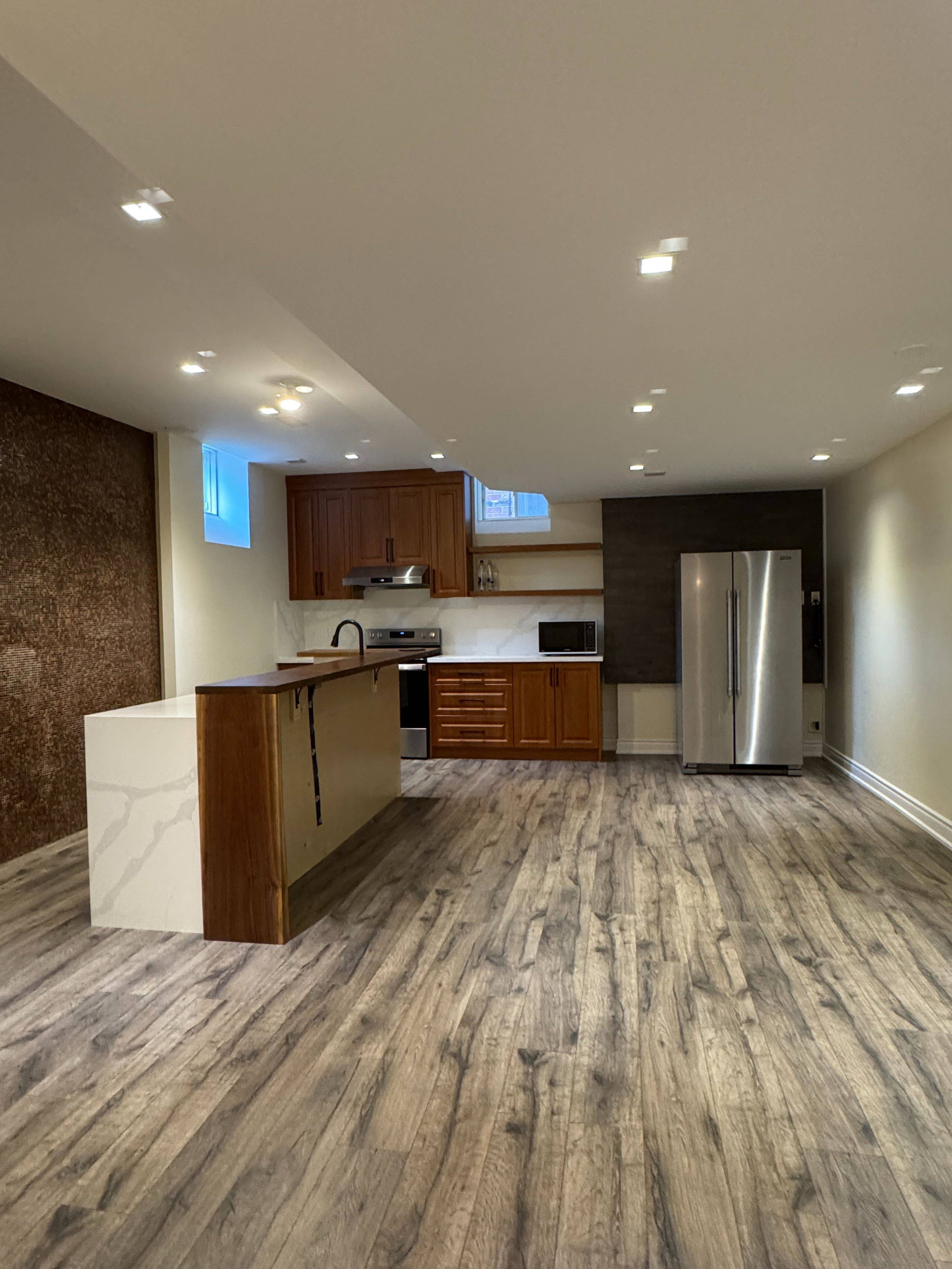 Oakville, ON L6H 0B2,2374 Robmar DR