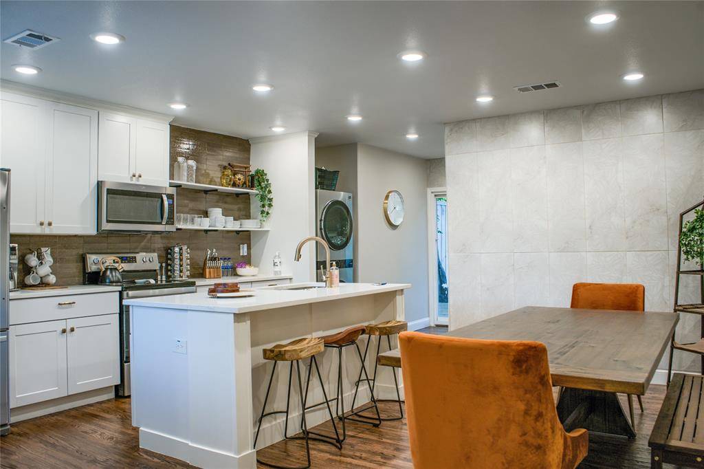 Dallas, TX 75235,5602 Mesa Circle
