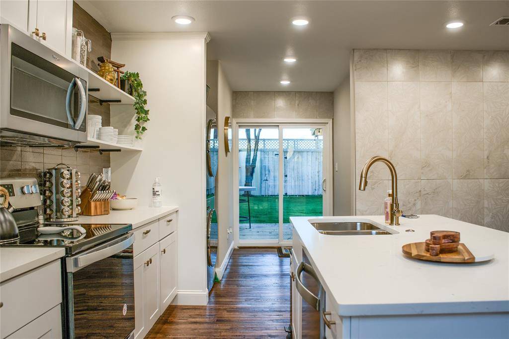 Dallas, TX 75235,5602 Mesa Circle