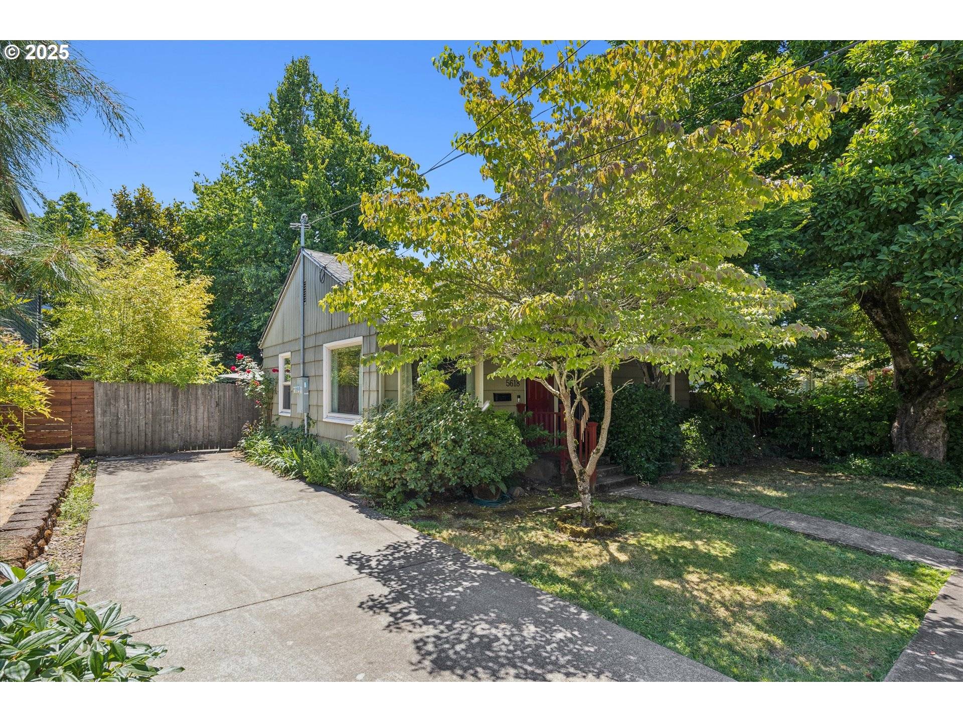 Portland, OR 97215,5618 SE PINE ST
