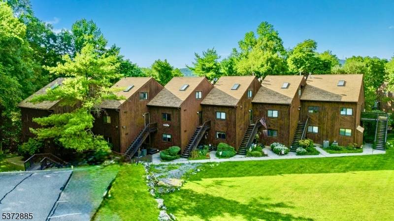 Vernon Twp., NJ 07462,20 Augusta Dr #9