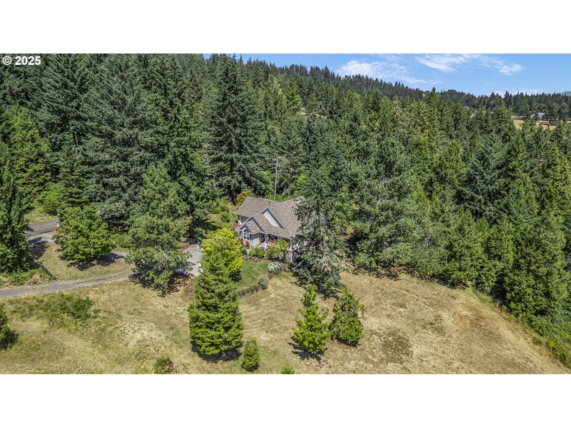 Eugene, OR 97405,32810 SISTERS LOOP