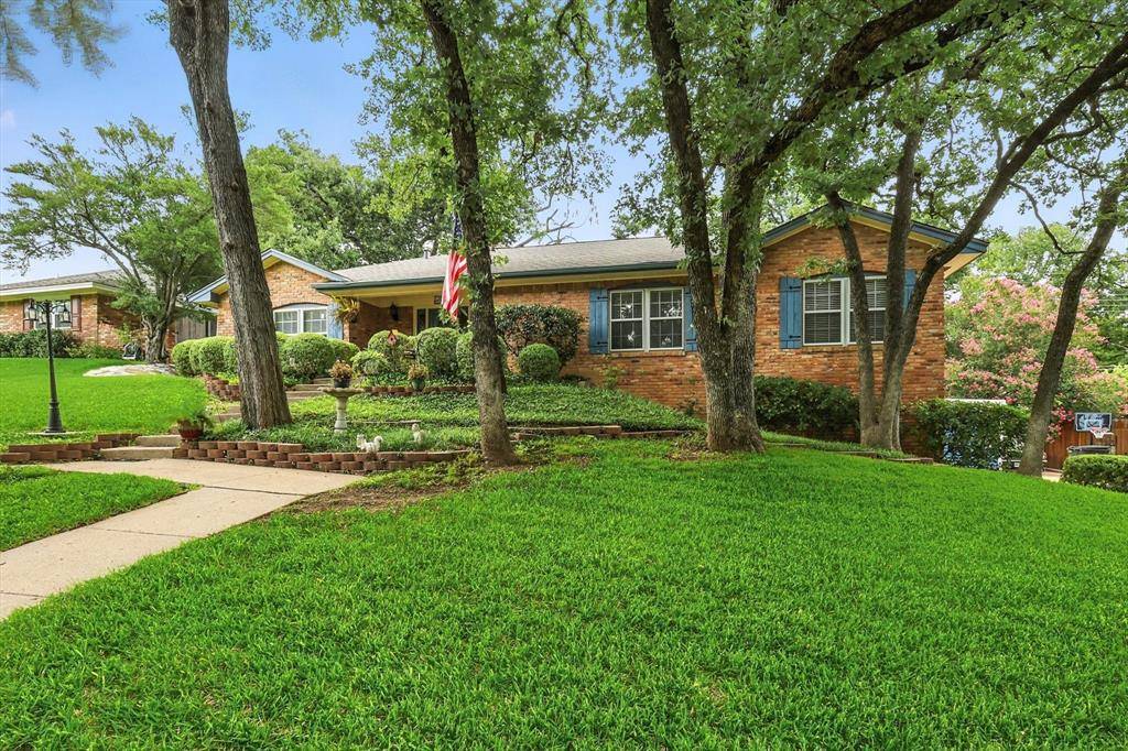 Bedford, TX 76022,1204 Edgecliff Drive