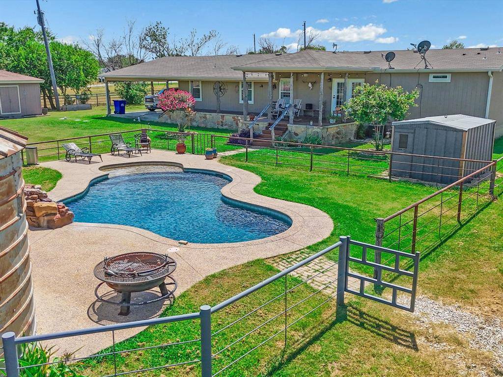 Ponder, TX 76259,3709 Florance Road