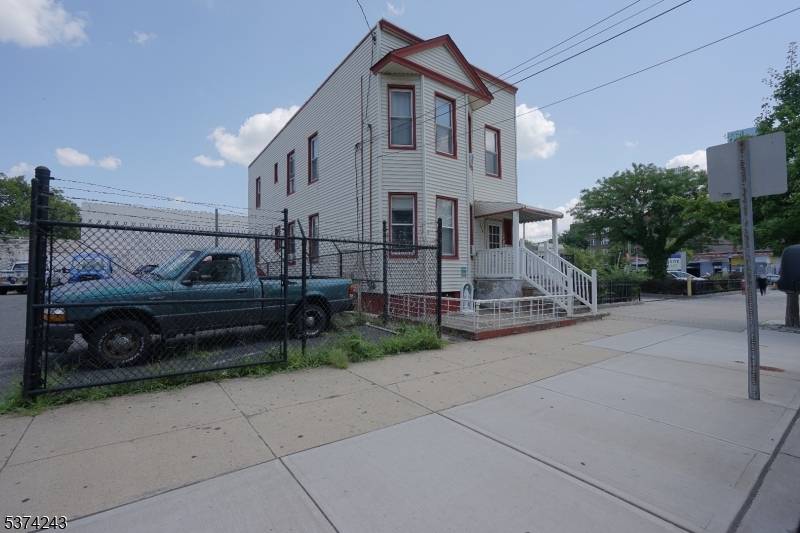 Jersey City, NJ 07306,274 Sip Ave